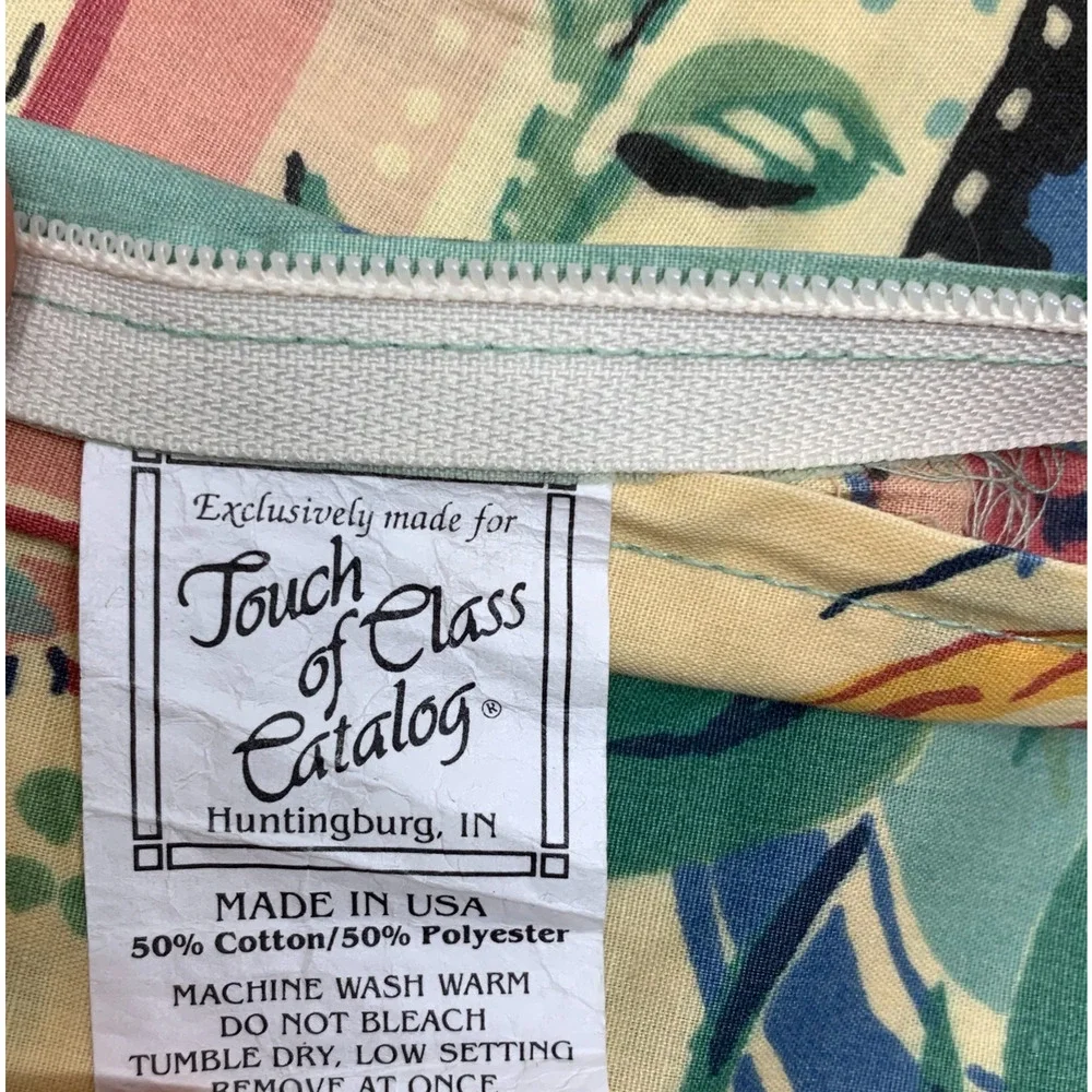 Vintage 90s Touch of Class Fabric Tissue Box Cover Cottage Floral Patchwork Cube